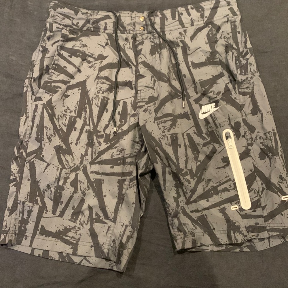 Nike Swim Trunks | Grey & Black | Men’s Medium